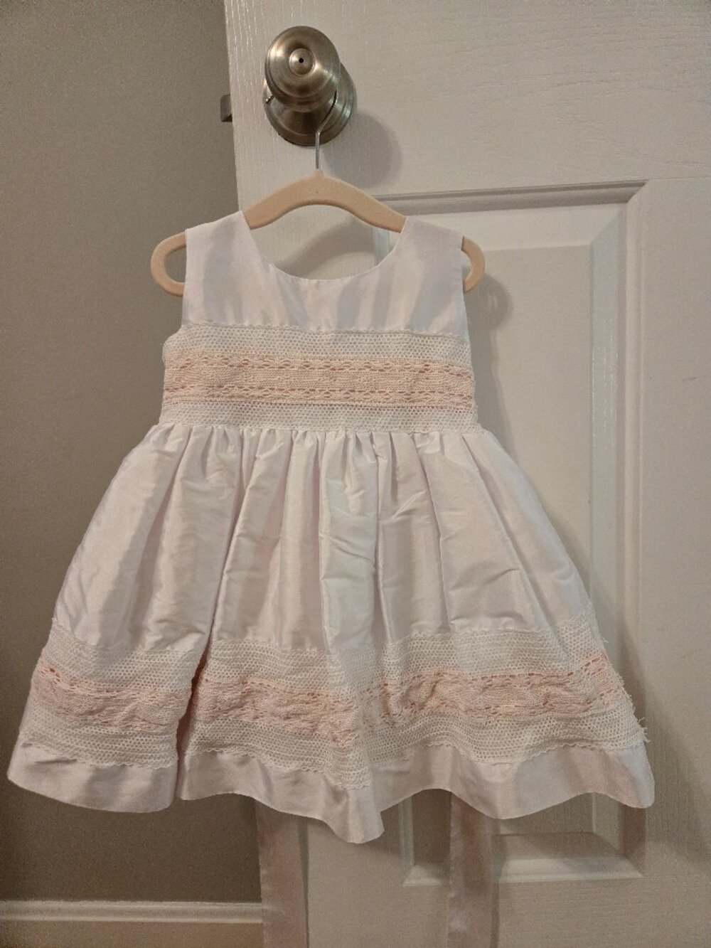 Girls size 24 months pink and white dress from isabel garreton